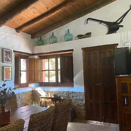Casa Coronado Vivienda Rural Los Bravos